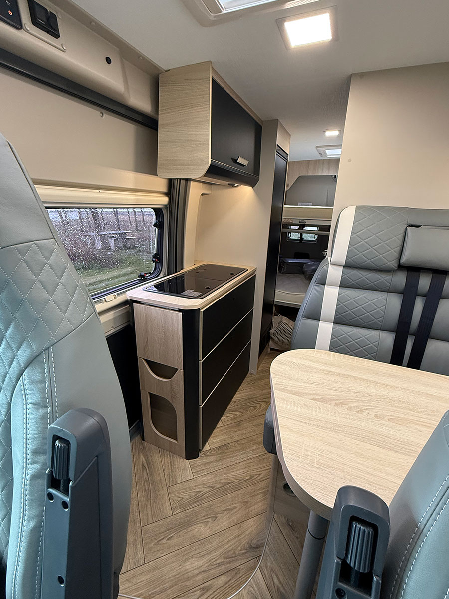 0010 Challenger V11 Max Sport Edition